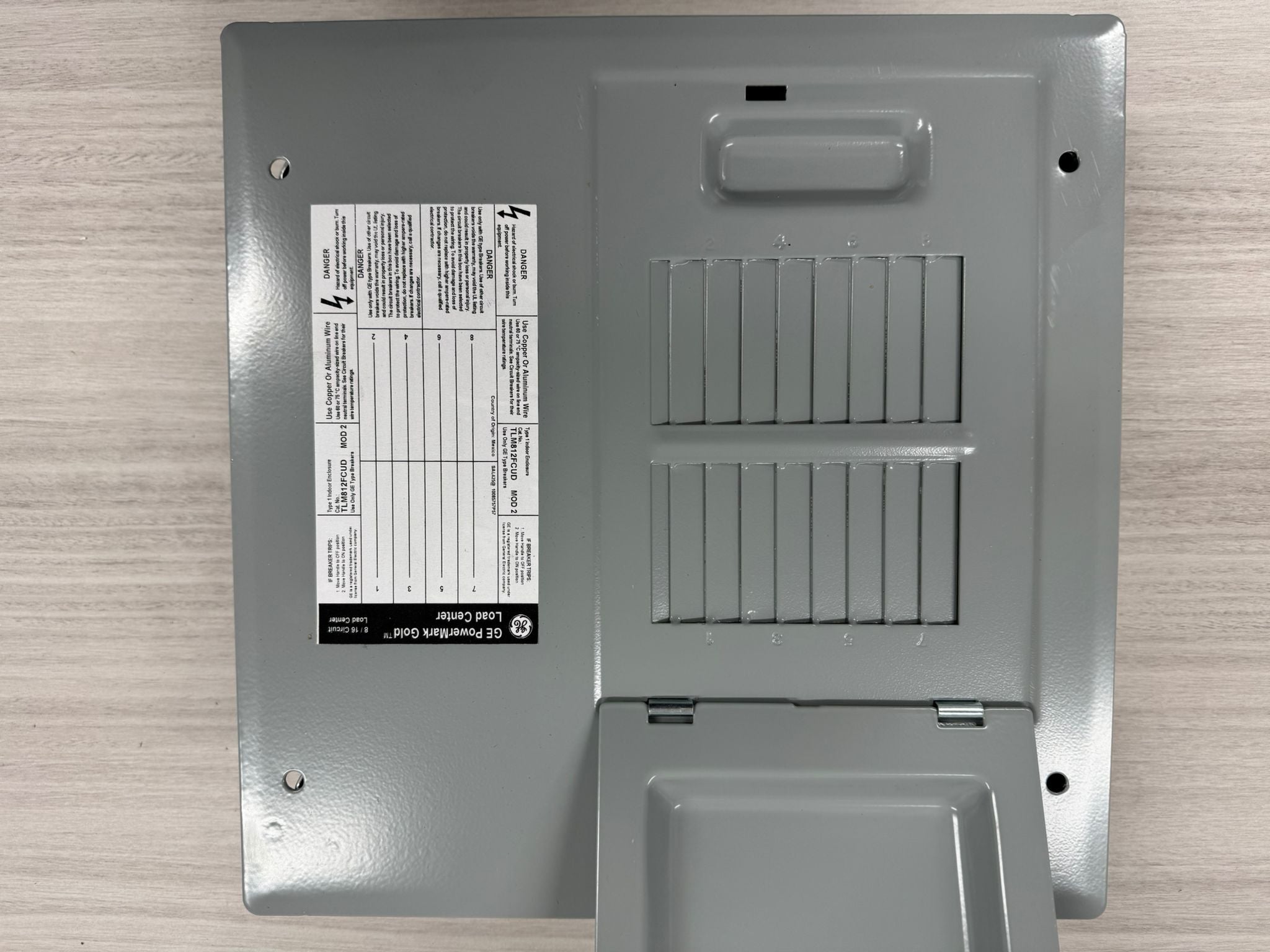 Panel GE 8 Spaces 16 Circuits